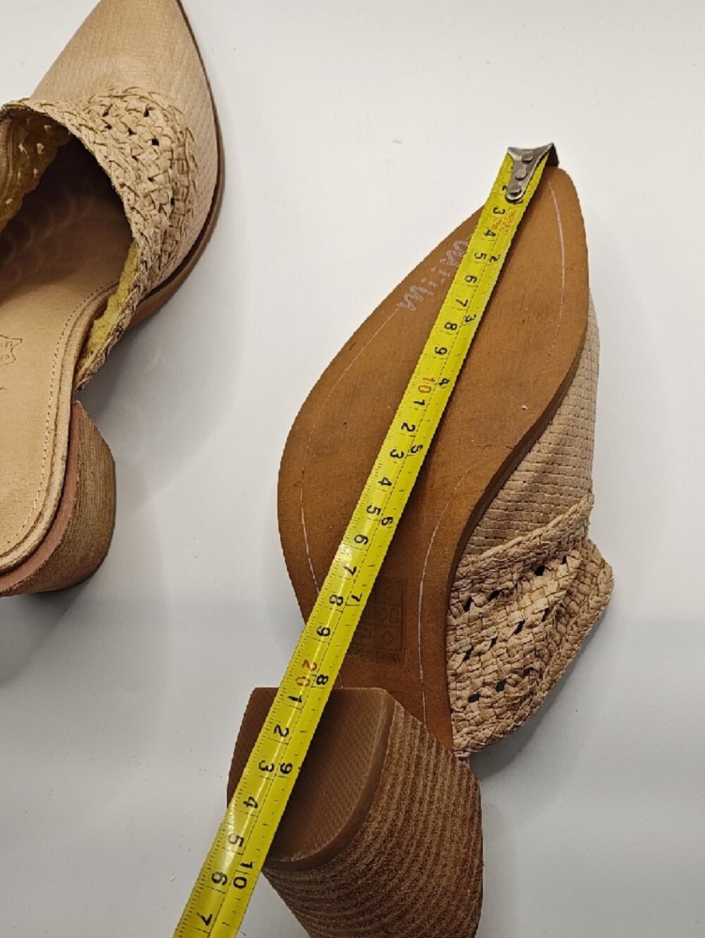 Mi.im. Leather Woven Pointed-Toe Mules in Tan 8.5 - Picture 7 of 9
